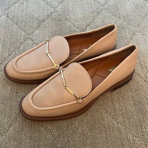 Gorgeous Sarto loafers. Women’s size 9.